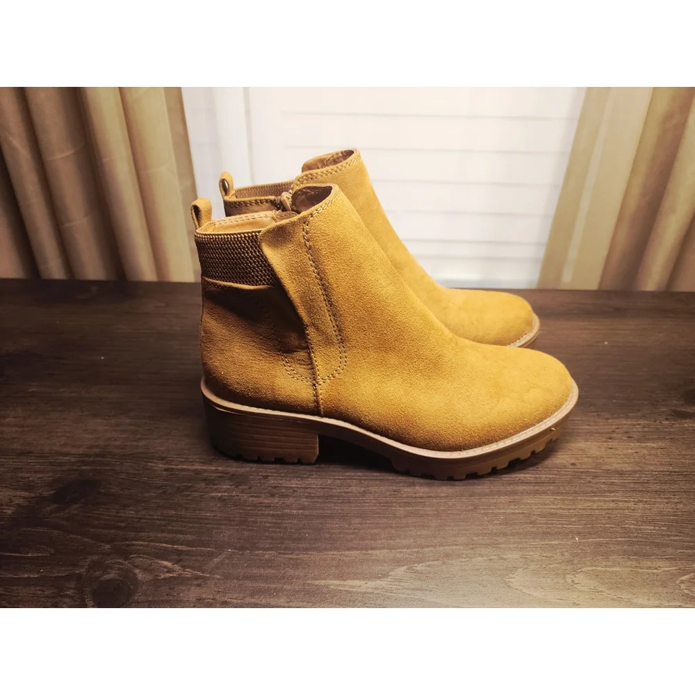 Sun + Stone Faux Microsuede Chelsea Zip On Lug Boots Booties - 7 M Camel Beige